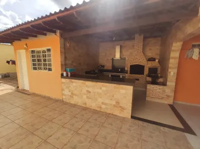 Casa com 3 Quartos à venda, 300m² no Setor Tradicional, Brasília