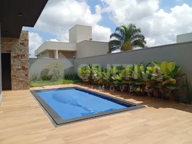 Casa de Condomínio com 3 Quartos à venda, 188m² no Shopping Park, Uberlândia