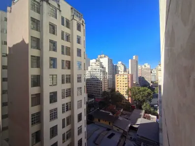 Apartamento com 3 Quartos para alugar, 80m² no Centro, Belo Horizonte