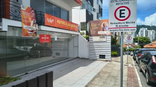 Imóvel Comercial com 1 Quarto para alugar, 53m² no Centro, Florianópolis