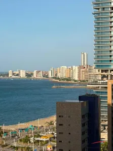Apartamento com 2 Quartos para alugar, 76m² no Meireles, Fortaleza