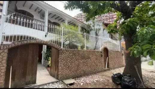Casa com 7 Quartos à venda, 342m² no Santa Rosa, Niterói