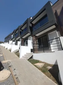 Sobrado com 2 Quartos à venda, 60m² no Chácara Vista Alegre, Itapecerica da Serra