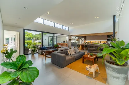 Casa de Condomínio com 4 Quartos à venda, 327m² no Santa Felicidade, Curitiba