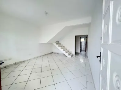Sobrado com 3 Quartos à venda, 62m² no Guilhermina, Praia Grande