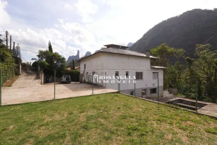 Casa de Condomínio com 4 Quartos à venda, 240m² no Carlos Guinle, Teresópolis