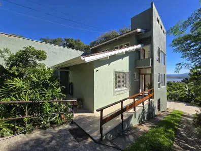 Casa com 3 Quartos à venda, 210m² no Belém Novo, Porto Alegre