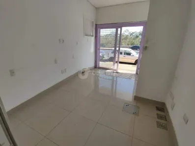 Ponto Comercial para alugar, 60m² no Segismundo Pereira, Uberlândia
