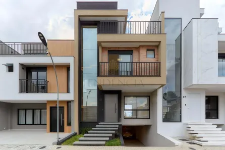 Casa com 3 Quartos à venda, 252m² no Pinheirinho, Curitiba