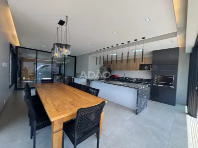 Casa de Condomínio com 4 Quartos à venda, 191m² no Jardins Nápoles, Senador Canedo