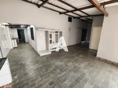 Casa com 3 Quartos para alugar, 110m² no Nossa Senhora das Graças, Uberlândia