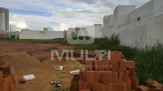 Lote/Terreno com 1 Quarto à venda, 272m² no Laranjeiras, Uberlândia