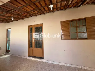 Casa com 3 Quartos para alugar, 100m² no Clarindo Lopes, Montes Claros