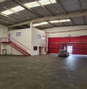 Galpão/Depósito/Armazém com 2 Quartos para alugar, 400m² no Iporanga, Sorocaba