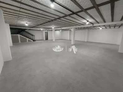 Galpão/Depósito/Armazém para alugar, 680m² no Califórnia, Londrina