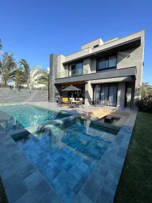 Casa com 3 Quartos para alugar, 500m² no Jurerê Internacional, Florianópolis