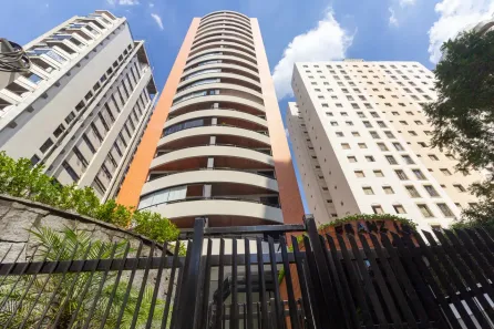 Apartamento com 2 Quartos para alugar, 80m² no Moema, São Paulo