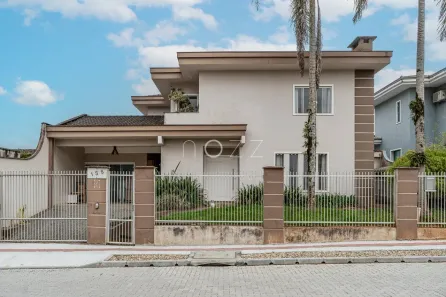 Casa com 4 Quartos à venda, 240m² no Vila Nova, Joinville