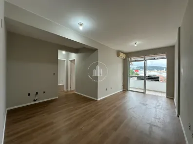 Apartamento com 2 Quartos à venda, 80m² no Barreiros, São José