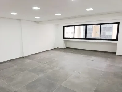 Ponto Comercial com 3 Quartos para alugar, 60m² no Rebouças, Curitiba
