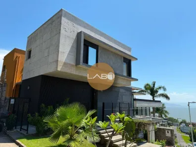 Casa de Condomínio com 3 Quartos à venda, 323m² no Cacupé, Florianópolis