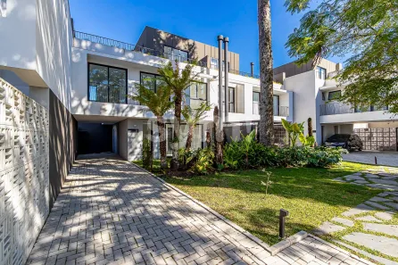 Casa de Condomínio com 3 Quartos à venda, 137m² no Guabirotuba, Curitiba