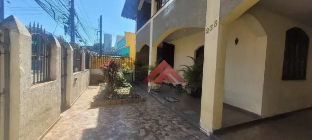 Imóvel Comercial com 4 Quartos à venda, 218m² no Centro, São Gonçalo