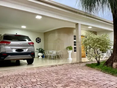 Casa com 4 Quartos à venda, 300m² no Brasil, Uberlândia