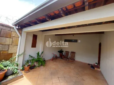Casa com 3 Quartos à venda, 140m² no Mansour, Uberlândia