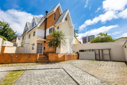 Casa de Condomínio com 3 Quartos para alugar, 116m² no Tingui, Curitiba