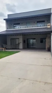 Sobrado com 2 Quartos à venda, 184m² no Loteamento Villa Branca, Jacareí