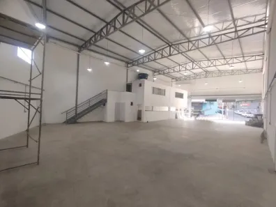 Ponto Comercial para alugar, 640m² no Jardim Industrial, Contagem