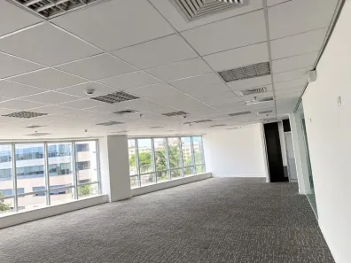 Sala Comercial para alugar, 133m² no Cidade Monções, São Paulo