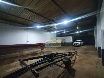Galpão/Depósito/Armazém à venda, 197m² no Bom Retiro, Uberaba