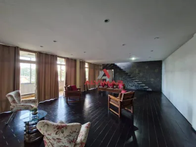 Casa com 4 Quartos à venda, 250m² no Niterói, Volta Redonda