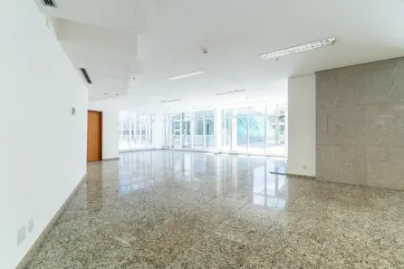 Prédio Comercial para alugar, 336m² no Asa Sul, Brasília