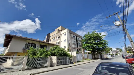 Apartamento com 2 Quartos para alugar, 76m² no São Marcos, Joinville