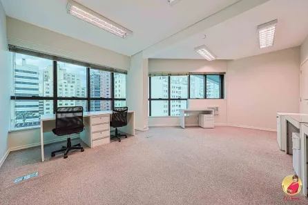 Sala Comercial com 5 Quartos à venda, 103m² no Centro, Curitiba