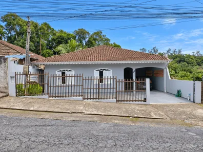 Casa com 3 Quartos à venda, 137m² no Santa Catarina, Joinville