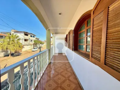 Casa com 3 Quartos à venda, 250m² no Arcádia, Conselheiro Lafaiete
