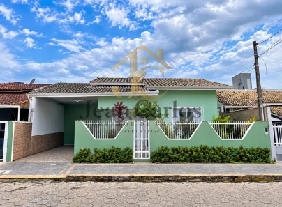 Casa com 3 Quartos à venda, 104m² no Santa Regina, Camboriú
