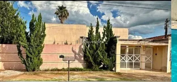 Casa com 3 Quartos à venda, 180m² no Vila São João, Arapongas