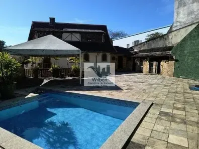 Casa com 5 Quartos à venda, 180m² no Valparaíso, Petrópolis