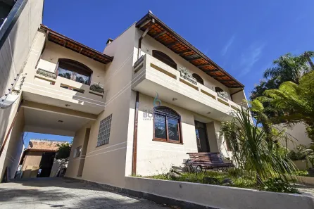 Casa com 4 Quartos à venda, 216m² no Xaxim, Curitiba