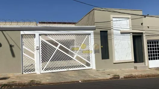Casa com 3 Quartos à venda, 270m² no Vila Olímpica, Uberaba