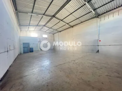 Galpão/Depósito/Armazém à venda, 230m² no Marta Helena, Uberlândia