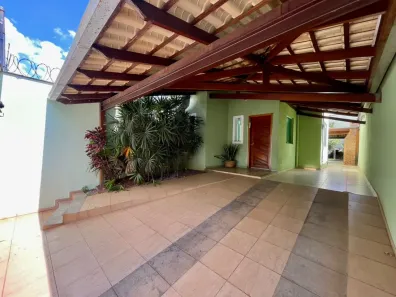 Casa com 3 Quartos para alugar, 280m² no Copacabana, Belo Horizonte