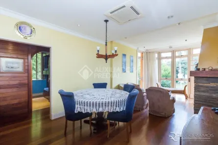 Casa com 4 Quartos para alugar, 309m² no Ponta Grossa, Porto Alegre