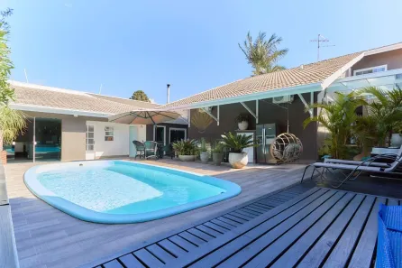 Casa com 5 Quartos à venda, 480m² no Boqueirão, Curitiba