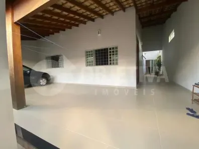 Casa com 4 Quartos à venda, 184m² no Luizote de Freitas, Uberlândia